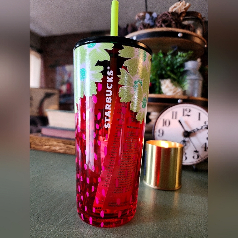 NWT 2022 Starbucks Summer Strawberry Glass Tumbler 18 oz Limited Release